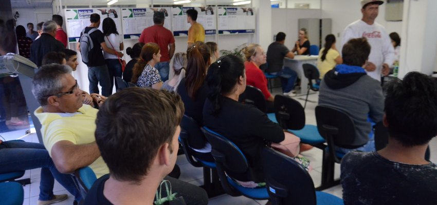 Vagas e entrevistas disponíveis no Balcão de Empregos