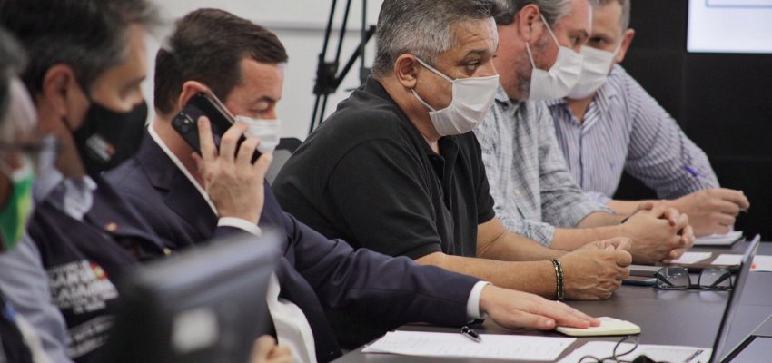 Prefeito destaca uni&atilde;o de esfor&ccedil;os para aumentar leitos e enfrentar a Covid