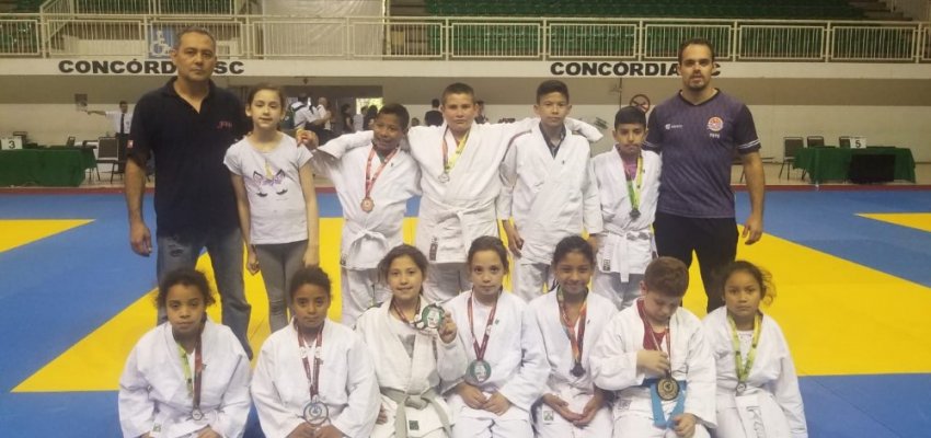 Equipe chapecoense &eacute; Campe&atilde; Catarinense de Jud&ocirc;