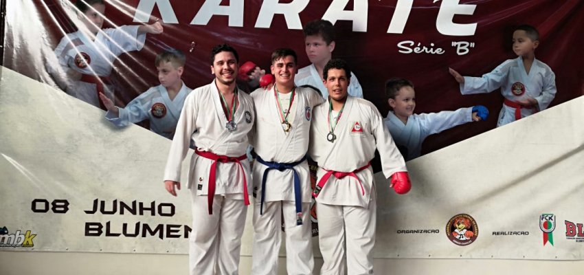 Karateca conquista medalha no Campeonato Estadual