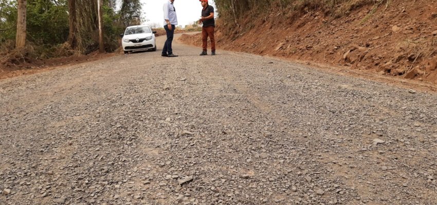 Cella conhece nova t&eacute;cnica para o trabalho de manuten&ccedil;&atilde;o das estradas