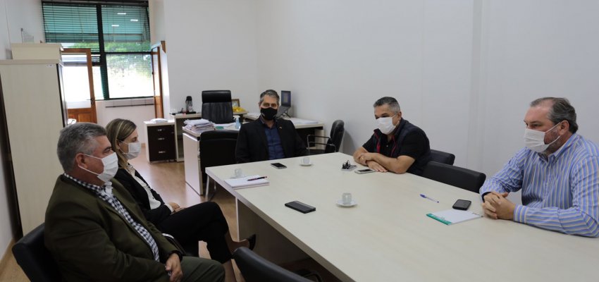 Administração recebe Secretário de Saúde de SC para evento das cirurgias