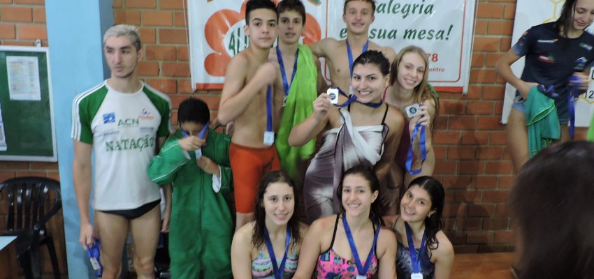 Natação da ACN conquista 50 medalhas no Regional Oeste 