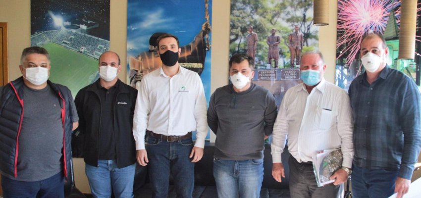 Administração municipal recebe diretoria do Nucleovet