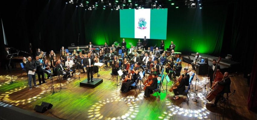 Orquestra Sinf&ocirc;nica emociona o p&uacute;blico em concerto de anivers&aacute;rio de Chapec&oacute;
