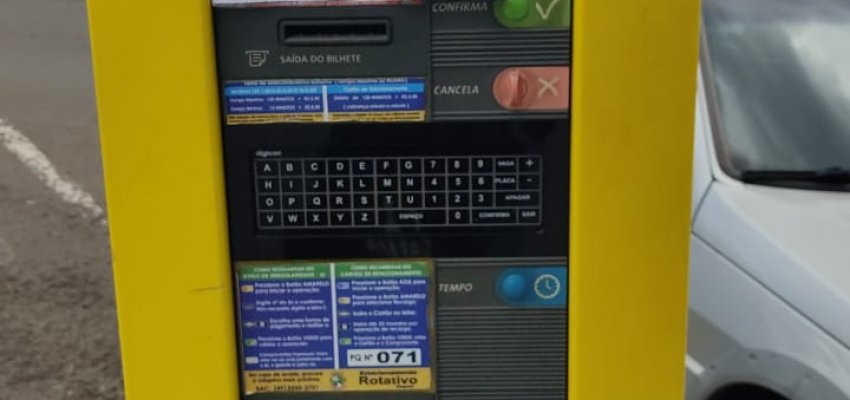 Estacionamento rotativo está suspenso neste sábado