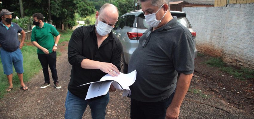 Em visita a obras prefeito pede projeto para abertura da avenida Getúlio Vargas