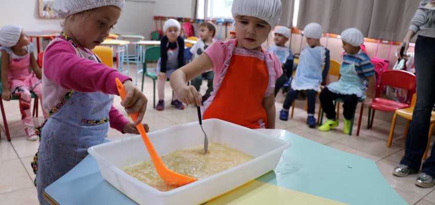 Crianças aprendem de forma lúdica a importância da paz