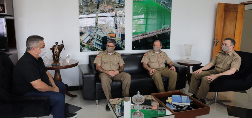 Prefeito recebe comando da 4ª Região de Polícia Militar de Fronteira