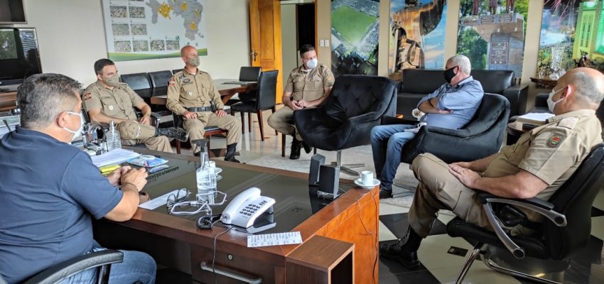 Reunião sobre Segurança Pública no gabinete do prefeito