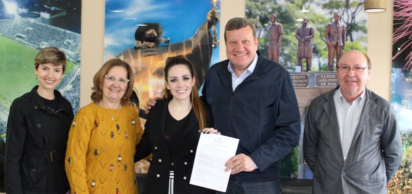 Secretária Nacional da Juventude visita Chapecó