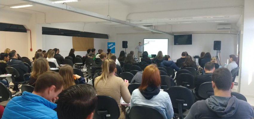 PSE capacita profissionais para atuarem contra a obesidade