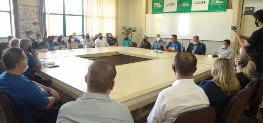 Governo de Chapec&oacute; faz reuni&atilde;o com secret&aacute;rios e diretores