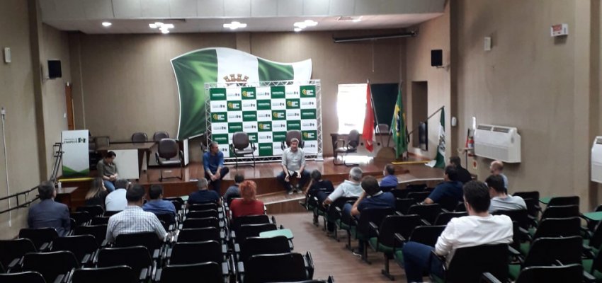 Lideranças empresariais reúnem-se com prefeito