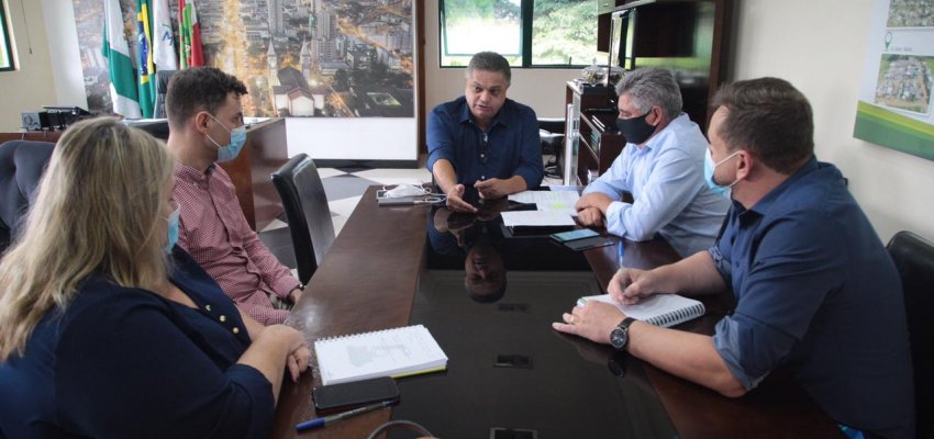 Plano de vacinação está pronto e começa pelos profissionais das UTIs