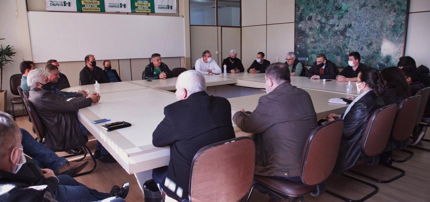 Administração reúne secretários e vereadores