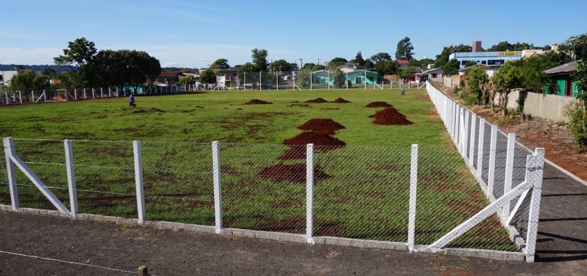 Obras nos Bairros: Campo da Vila Mantelli &eacute; revitalizado