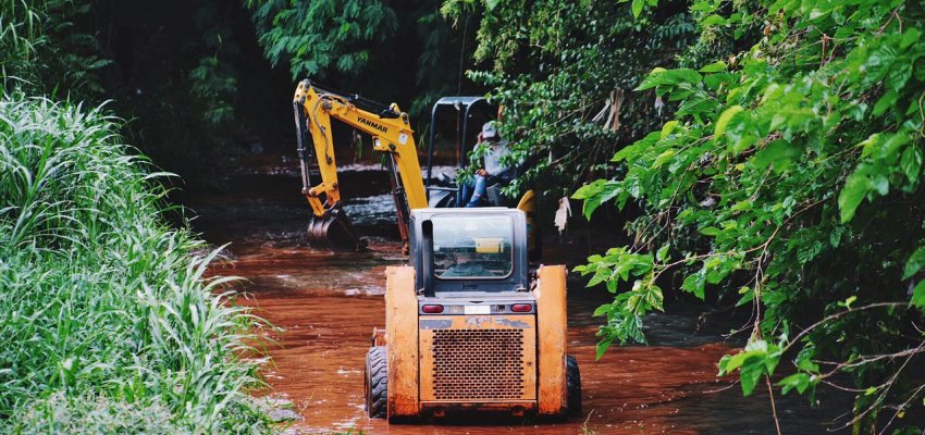 Prefeitura de Chapec&oacute; tem vagas para operador de m&aacute;quinas e motorista de caminh&atilde;o