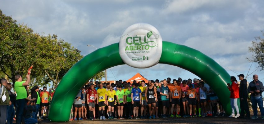 400 atletas participam da 1&ordf; Corrida R&uacute;stica de Chapec&oacute;