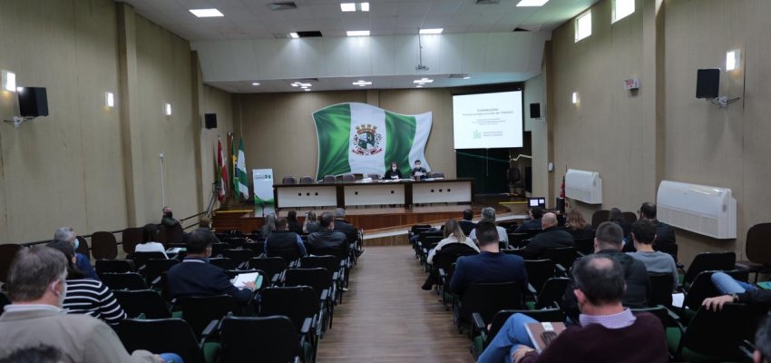 Realizada audi&ecirc;ncia p&uacute;blica sobre Plano de Saneamento B&aacute;sico de Chapec&oacute;