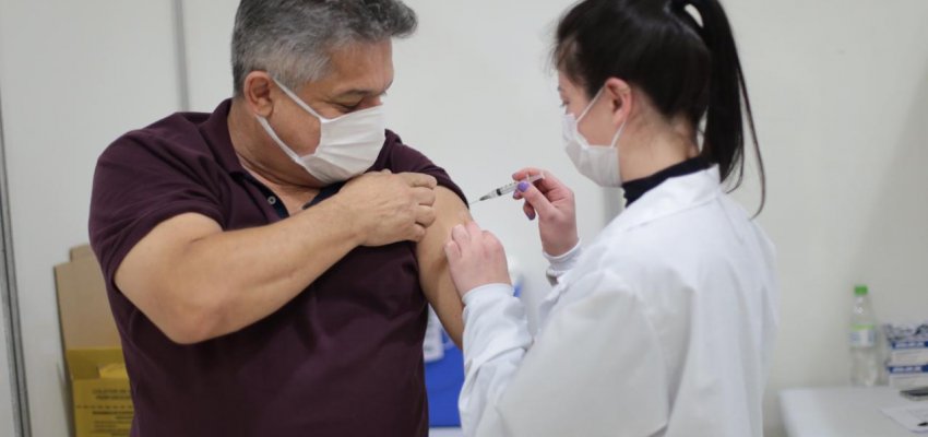 Prefeito de Chapec&oacute; incentiva imuniza&ccedil;&atilde;o completa contra a Covid