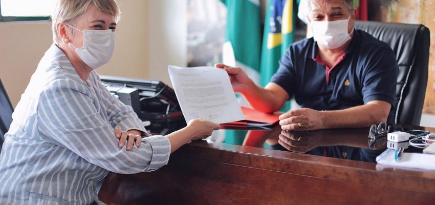 Deputada apresenta ao prefeito de Chapec&oacute; emendas que somam R$ 3,6 milh&otilde;es