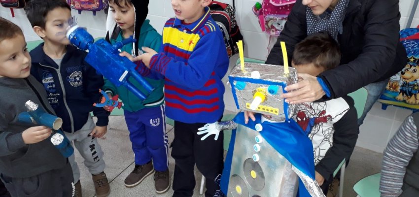 Her&oacute;is reais e imagin&aacute;rios s&atilde;o usados como ferramenta escolar