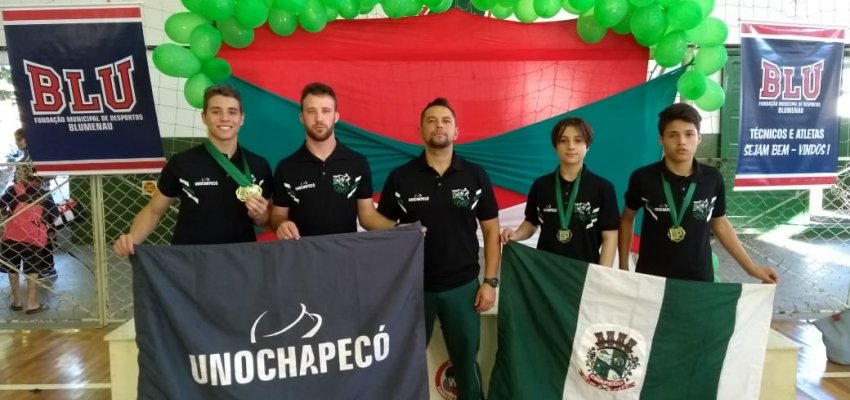 Karate traz medalhas e t&iacute;tulos do Estadual 