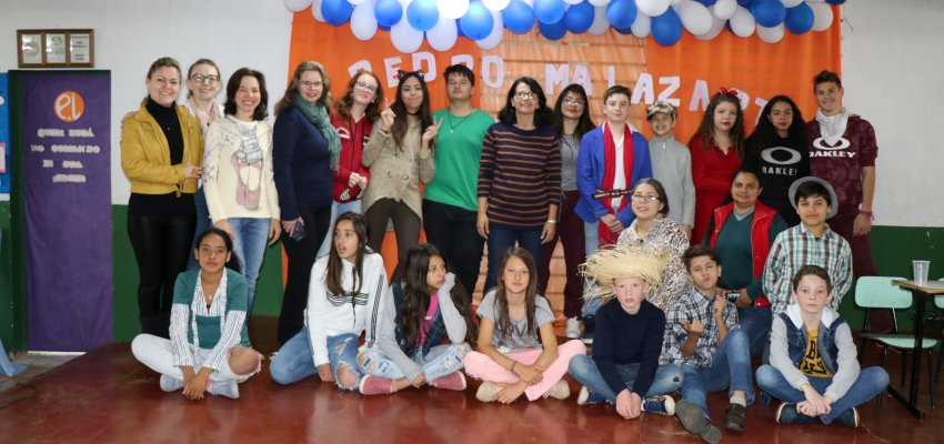 Leitura e teatro contribuem para aproximar alunos das Escolas da Rede Municipal