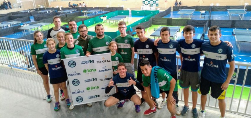 Chapecó conquista medalhas no Circuito Catarinense de Tênis de Mesa