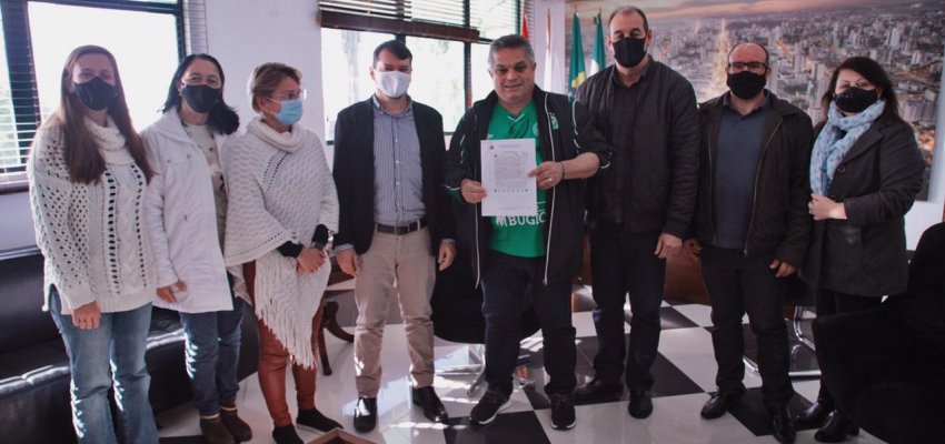 Udesc doa carne de 11 bois de corte para a Assistência Social