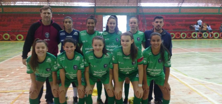 Futsal e voleibol de Chapecó buscam vaga para fase regional da Olesc