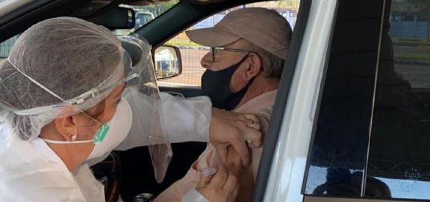 Inicia Drive Thru para vacina&ccedil;&atilde;o de idosos entre 87 e 89 anos