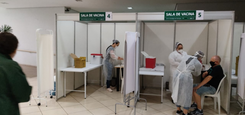 Com tr&ecirc;s mil doses aplicadas no s&aacute;bado, Chapec&oacute; chega a 29 mil imunizados