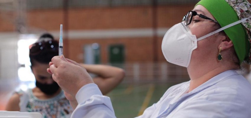 Chapecó tem seis mil doses de reforço contra a Covid para adolescentes