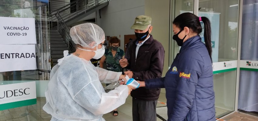 Sábado e domingo terá vacinação para idosos com 78 e 79 anos