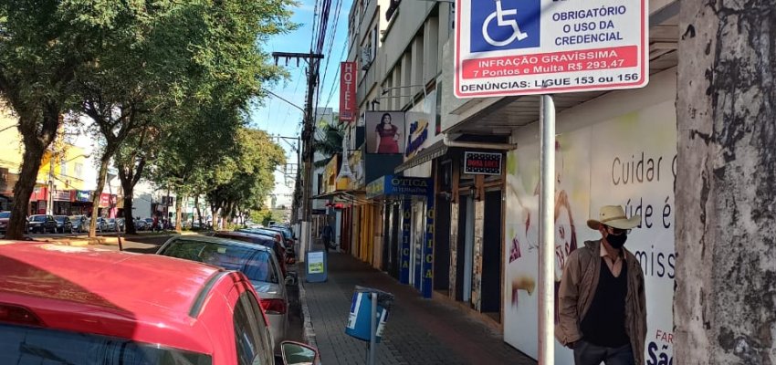 SEDEMOB orienta sobre o uso de vagas especiais