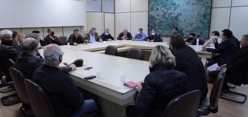 Administração faz reunião com vereadores, SACH e Observatório Social