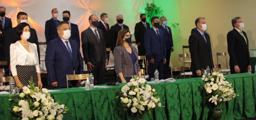 Empossados prefeito, vice e vereadores de Chapec&oacute;