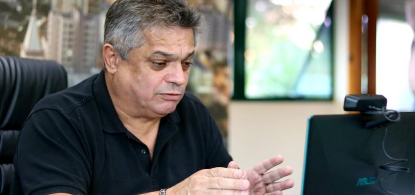 Prefeito fala de enfrentamento da Covid para diretoria e conselheiros da Acic