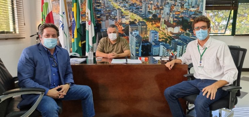 Ibama e Administração tratam de área de piscicultura em Chapecó