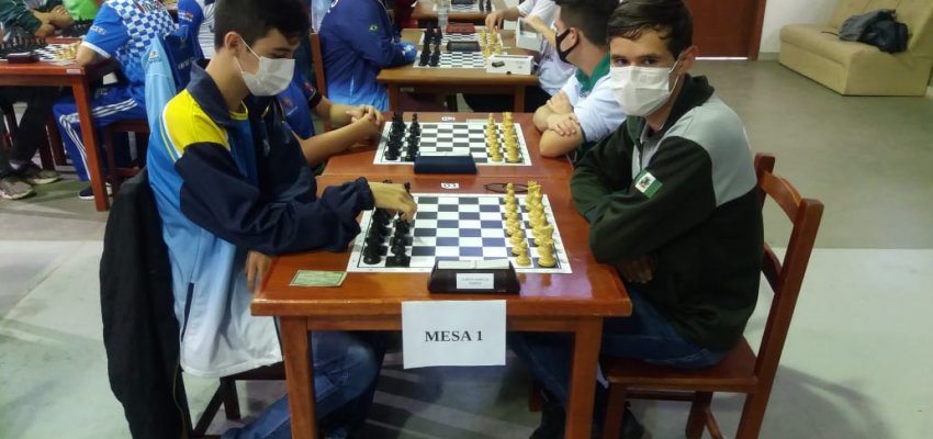 Chapecó conquista duas medalhas no primeiro dia do Xadrez, na Olesc