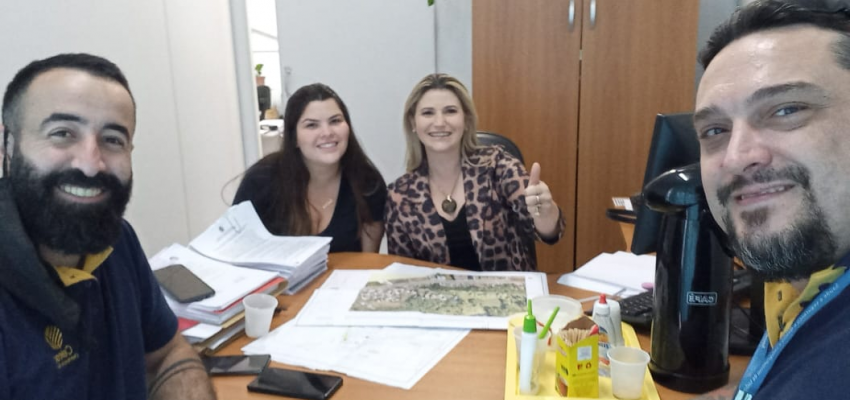 Diretoria de Habitação trata sobre regularização de áreas com gerente da Celesc