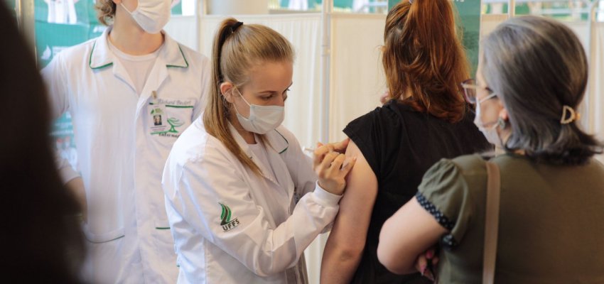 Chapecó segue com vacina de primeira, segunda e terceira dose