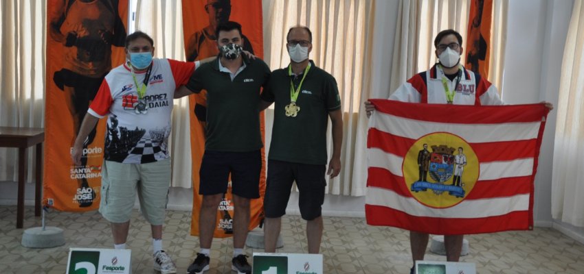 Xadrez conquista medalha de Ouro