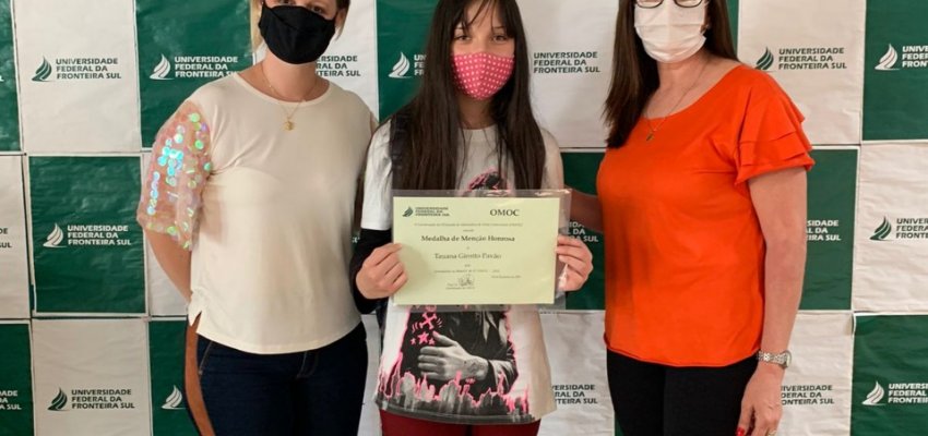 Alunos da rede municipal recebem premiação da Olimpíada de Matemática