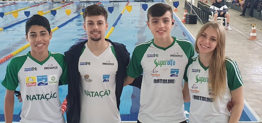 Natação chapecoense encerra temporada com pódio no estadual