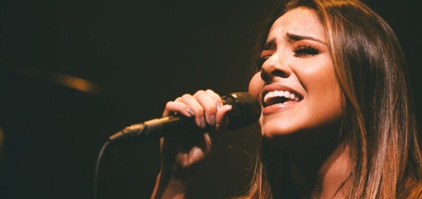 Show com Gabriela Rocha é destaque da programação Natalina de Chapecó