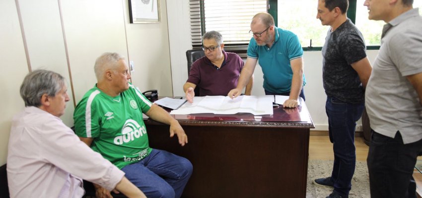 Moradores do Rodeio do Herval apresentam projeto de asfalto rural