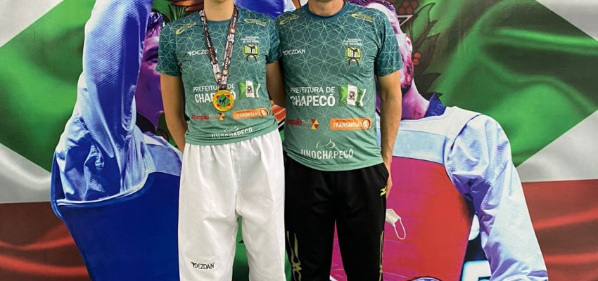 Atleta do taekwondo de Chapecó é campeã da Gymnasiade e vai representar SC em competição nacional